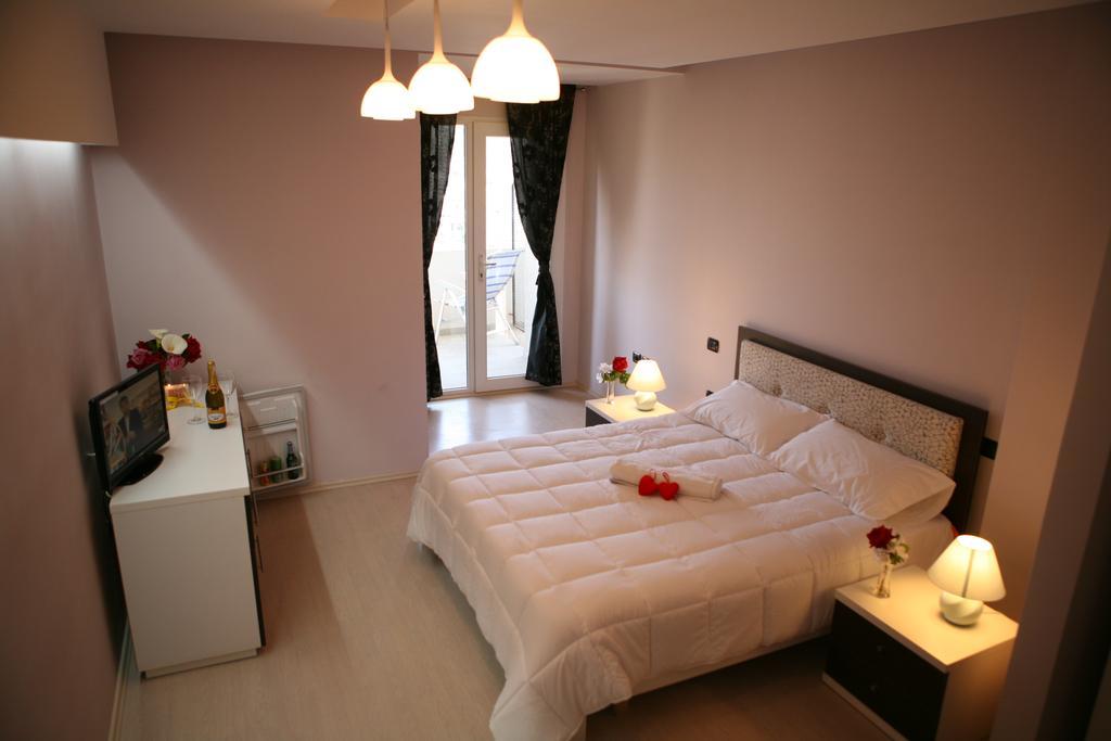 Hotel Albion Durres Exterior photo