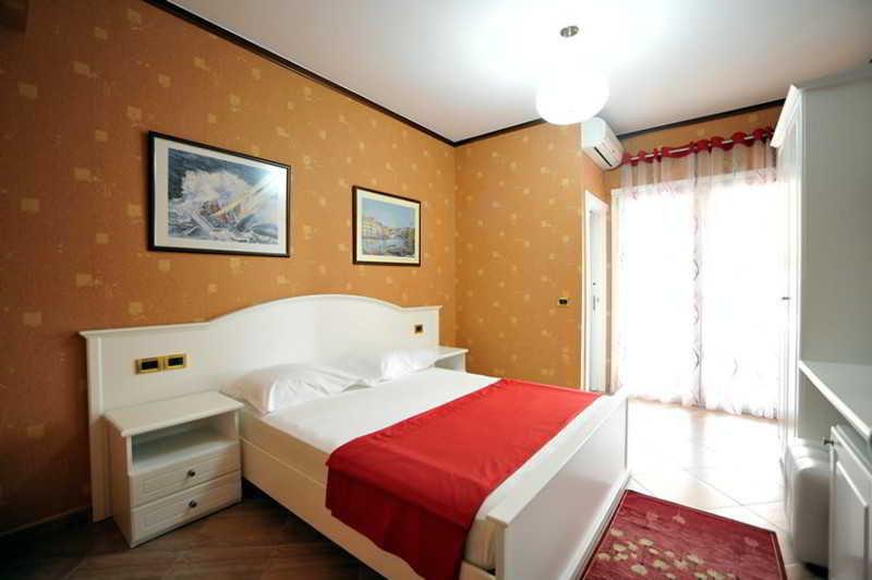Hotel Albion Durres Exterior photo